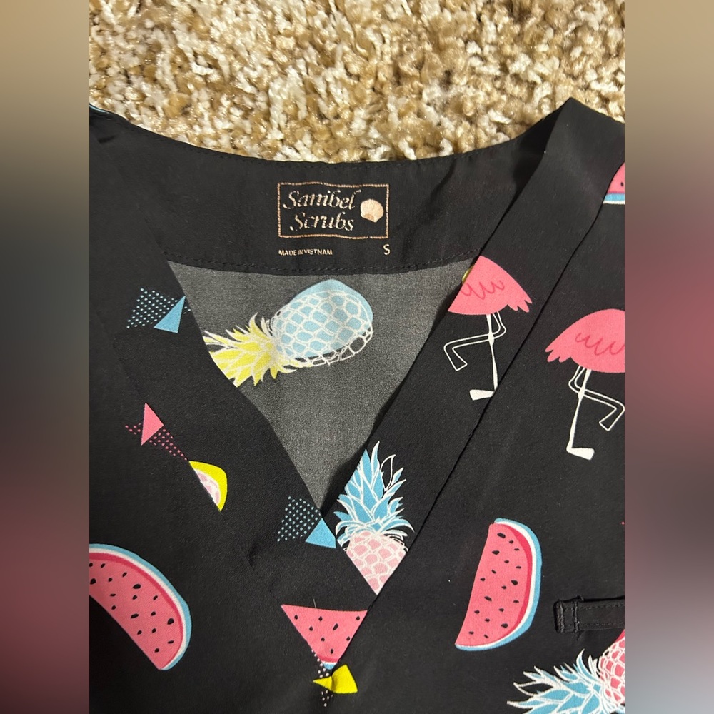 Colorful Summer Patterned Scrub Top - Picture 3 of 3